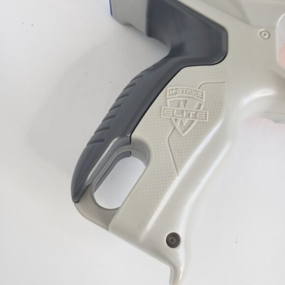 NERF N-STRIKE ELITE Disruptor Strongarm Foam Blaster Dart - Picture 3 of 6